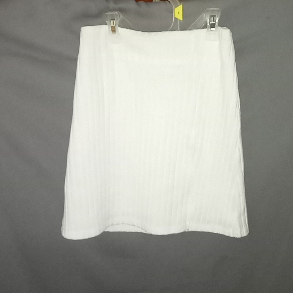 Knit white skirt